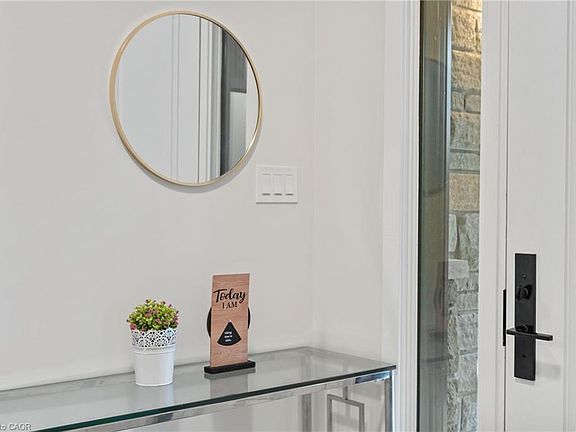 5th image of 1049 Greensview Dr
