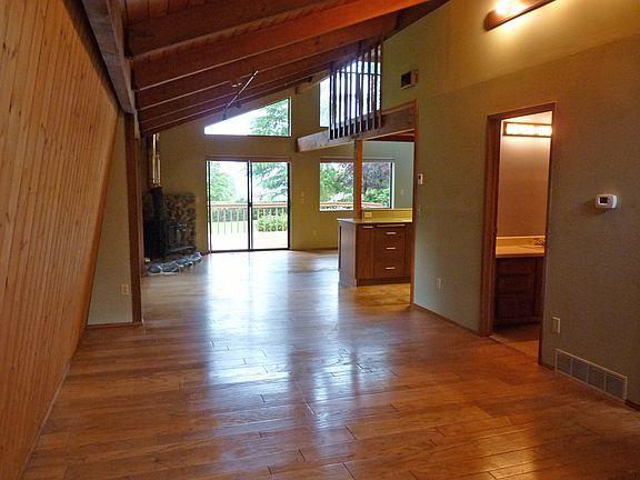 Living room/dining room