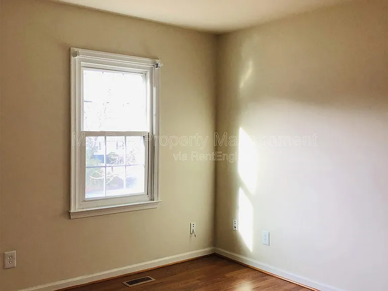 11001 Westminster Ct — Photo 5
