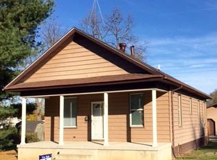 115 E Rowe St, Roodhouse, IL 62082