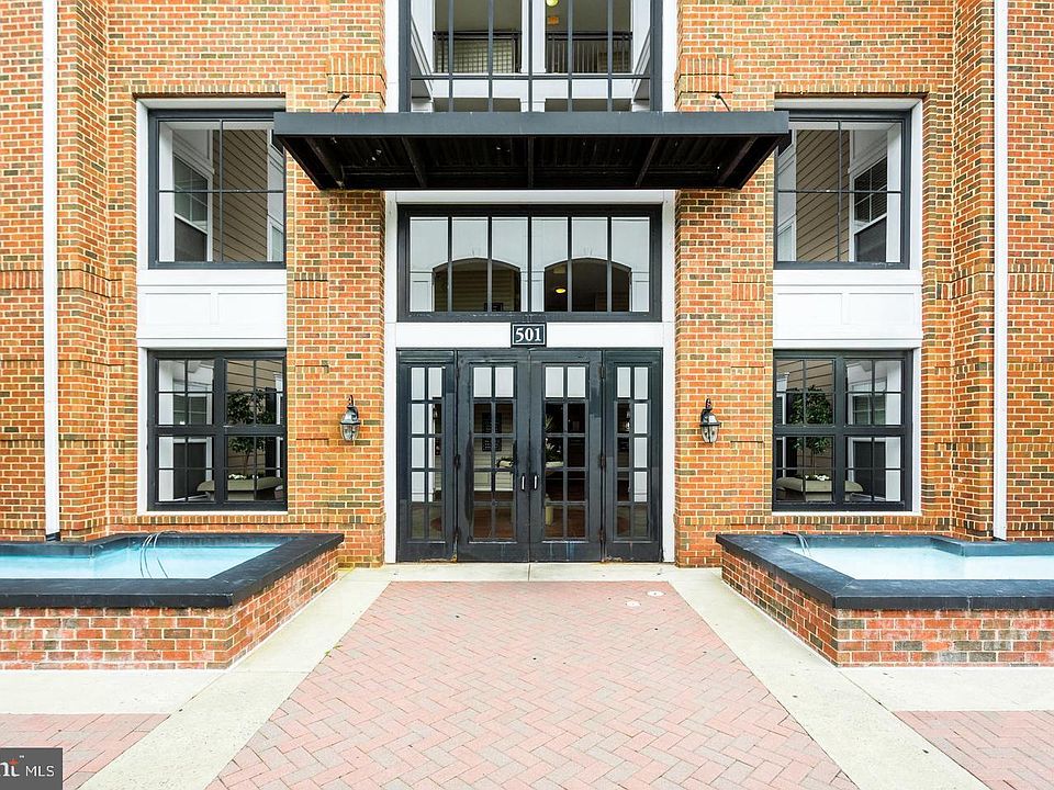 1st image of 501 Hungerford Dr APT 355