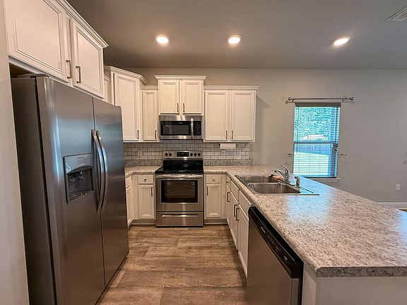 5th image of 6084 Royal Port Ct