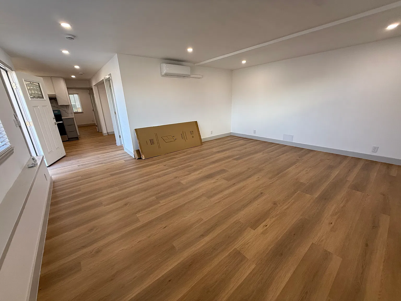 2 bed, 1200 sqft, $2,700 — Photo 4