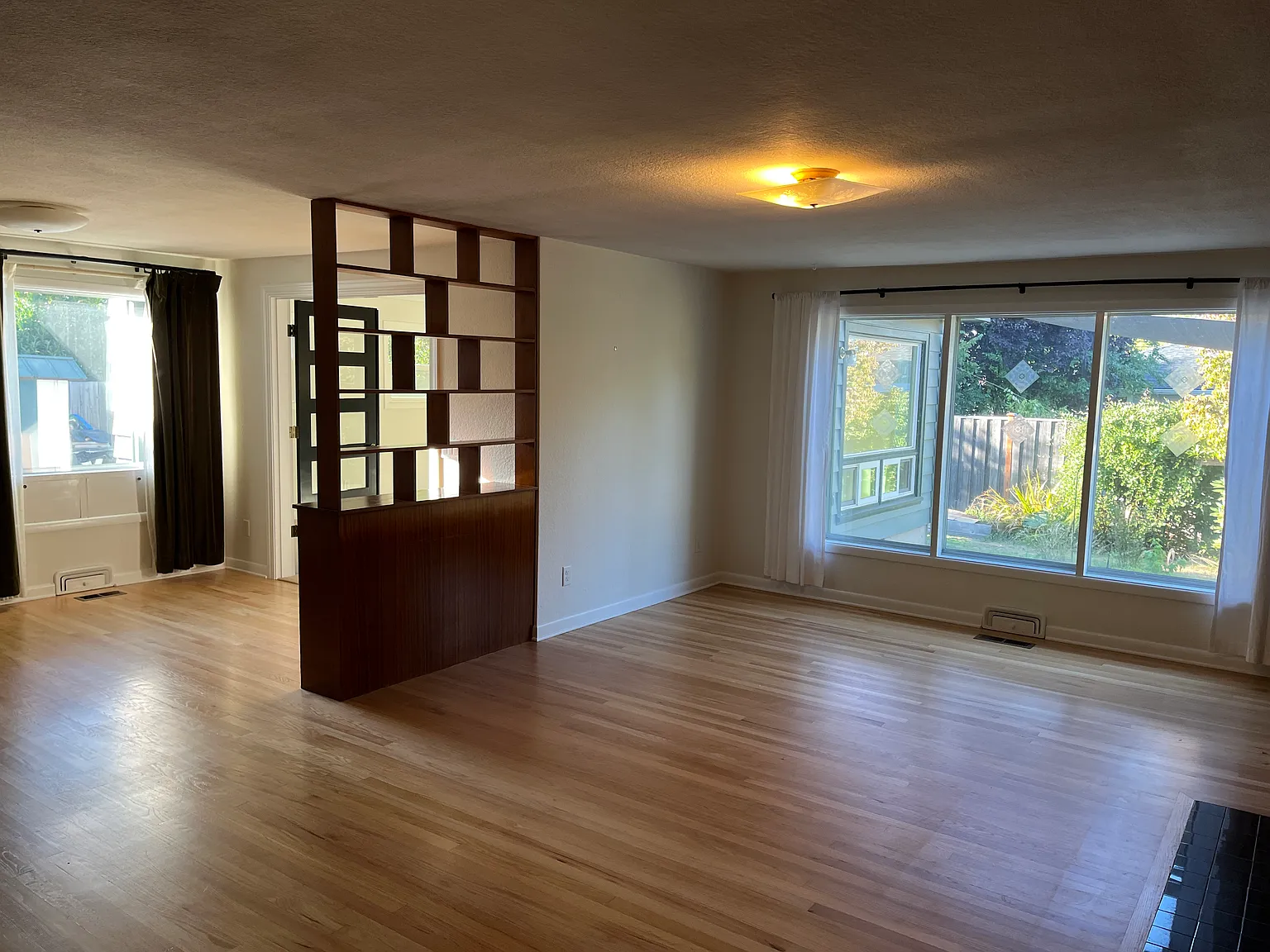 3 bed, 1.5 bath, 1736 sqft, $2,395 — Photo 4