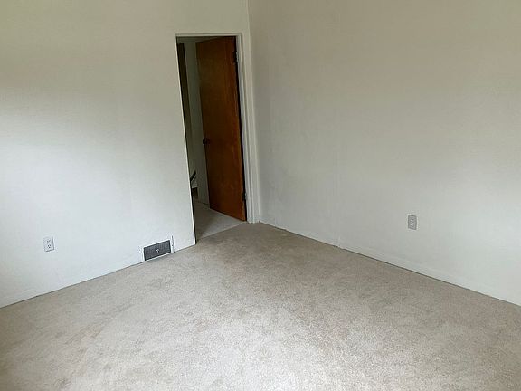 4th image of 415 Dunbar Dr