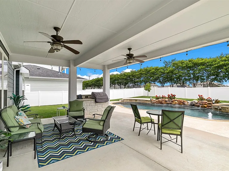 1007 Charleston Ln — Photo 15