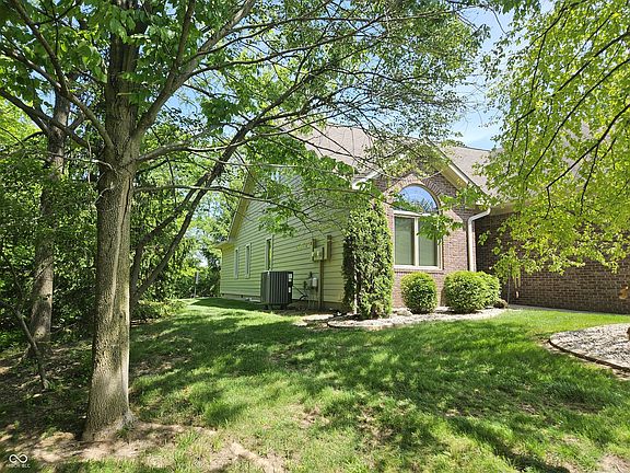 4th image of 1755 Walnut Trce
