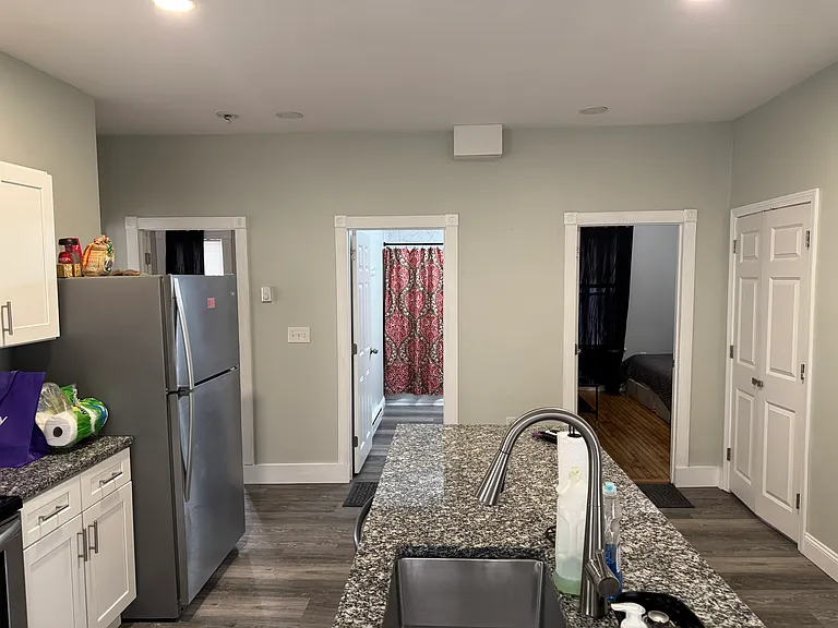 91 E Ashland St #1 — Photo 5
