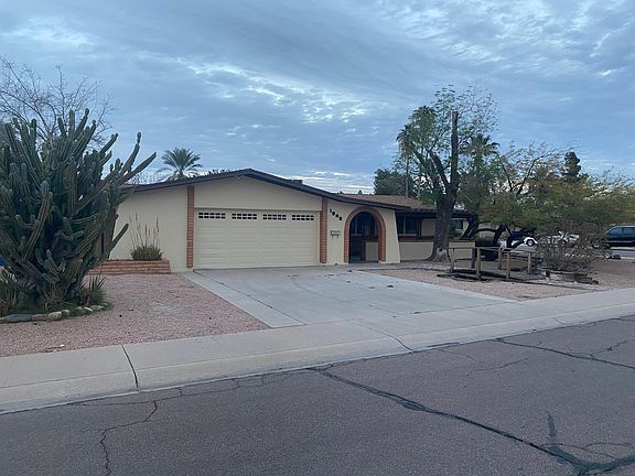 2nd image of 1940 E Magdalena Dr