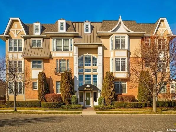 1119 Roosevelt Way #2, Westbury, NY 11590