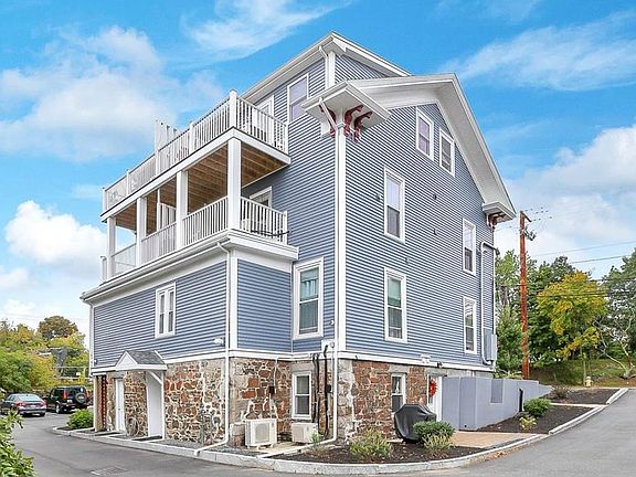 4th image of 107 Highland Ave #8