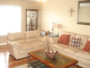 3rd image of 5597 Stonehaven Dr