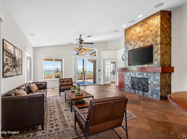 2703 Lobelia Rd, Alpine, CA 91901