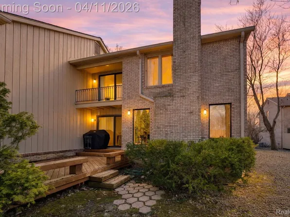 1157 Hillpointe Cir, Bloomfield Hills, MI 48304