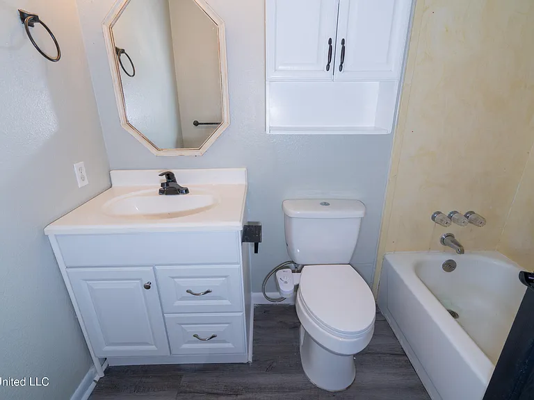 206 N Lang Ave — Photo 9