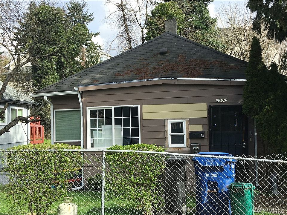 2nd image of 4208A 37th Ave S