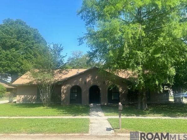 5017 Parkoaks Dr
