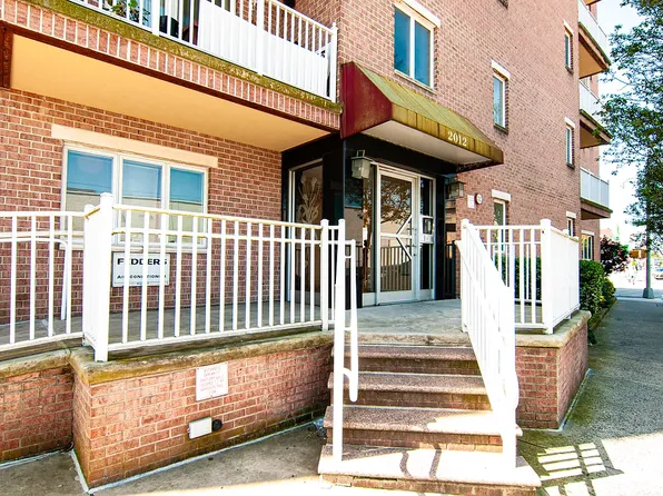 2012 Jerome Avenue image 1 of 11