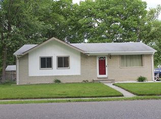 655 Robinwood Dr, Troy, MI 48083