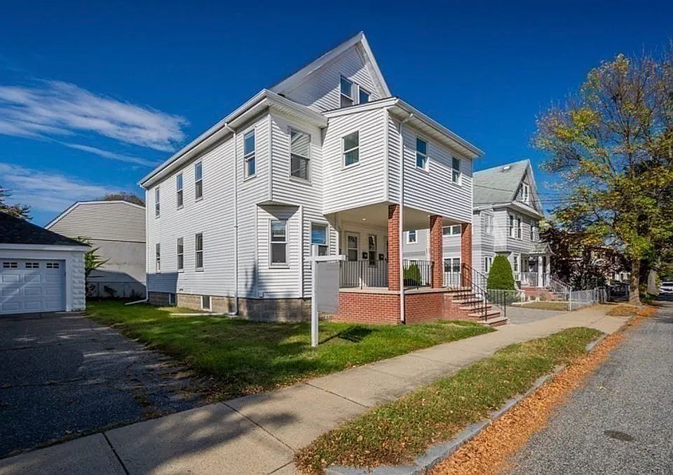 1st image of 60 Rawson Rd #60