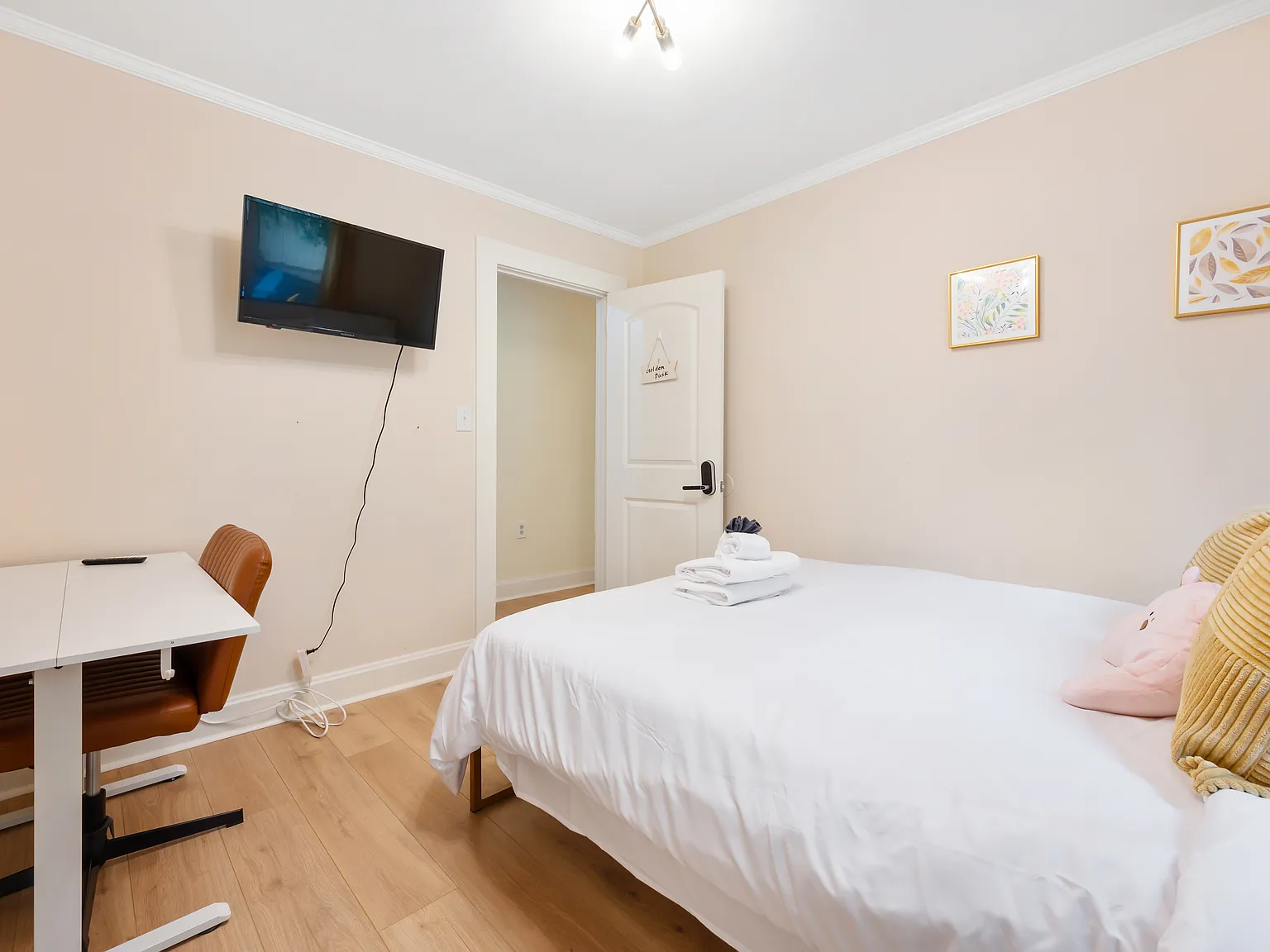 3 bed, $900 — Photo 2