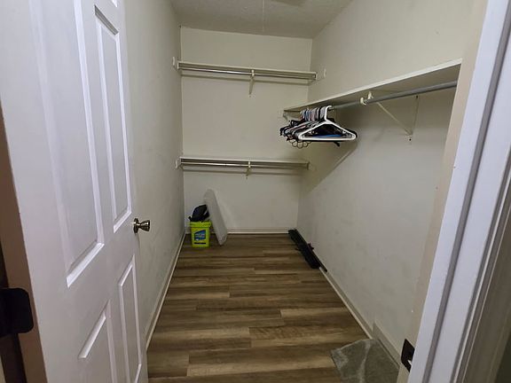 2nd image of 110 High Point Ln