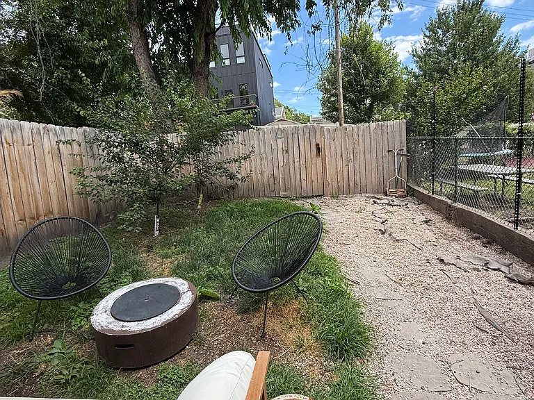 1422 Loraine St — Photo 22