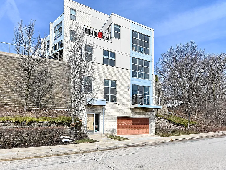 2175 N Riverboat Rd — Photo 2