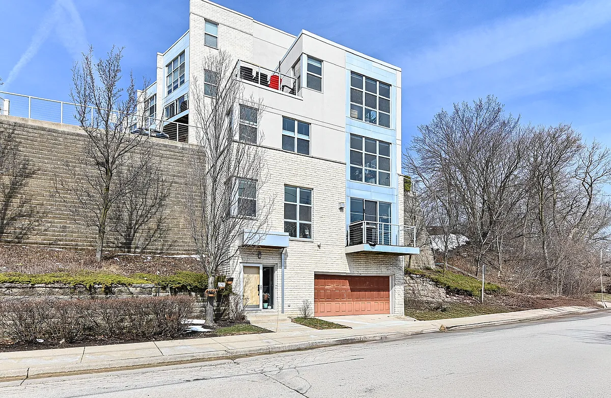 Building Photo - 2175 N Riverboat Rd