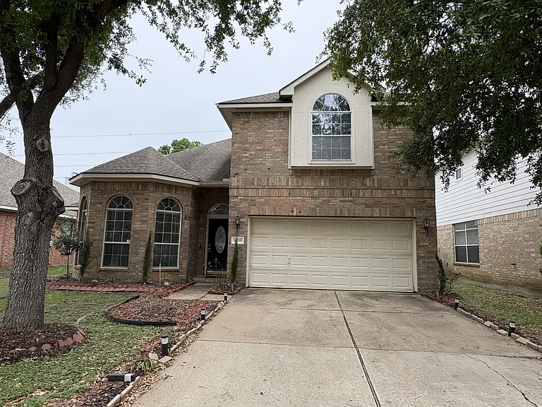 6038 Heathmoor Ln — Photo 1