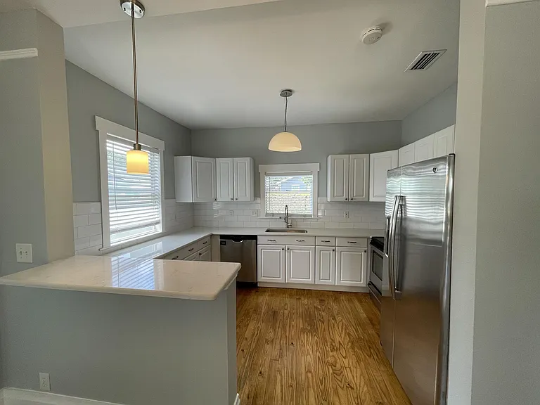 1308 E Chelsea St — Photo 7