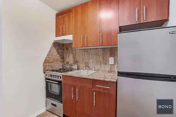 Rented by Bond New York | media 10