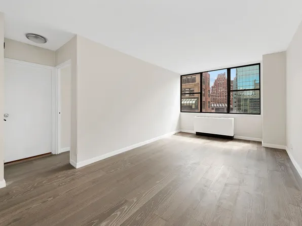 301 E 45th St APT 20C, New York, NY 10017