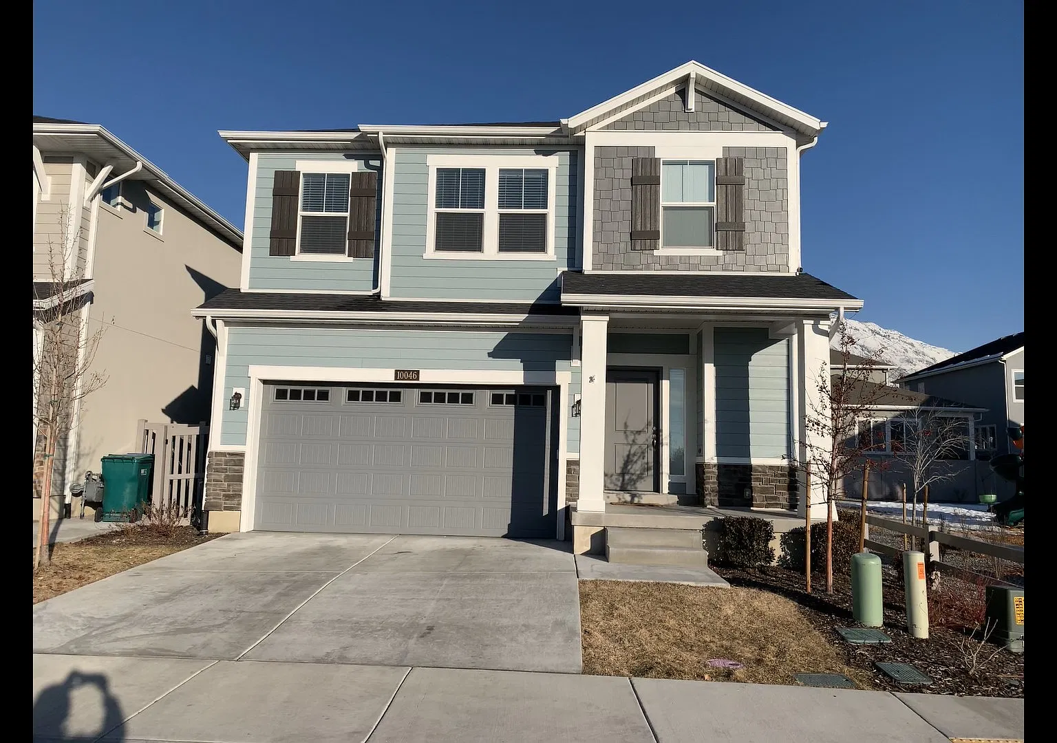 4 bed, 2.5 bath, 2800 sqft, $2,800 — Photo 1