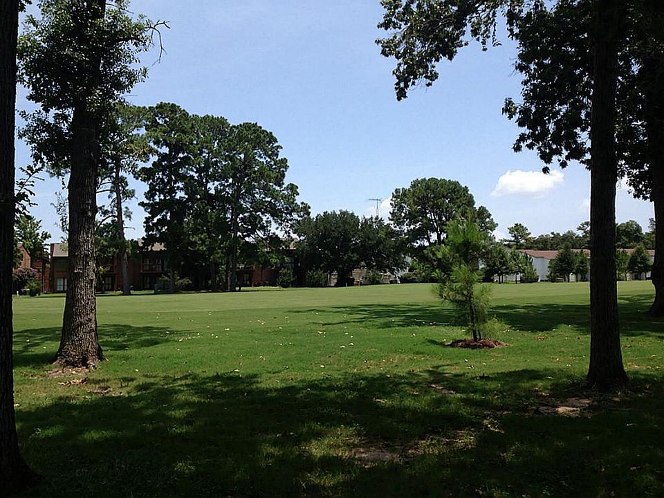1st image of 3530 Country Club Blvd