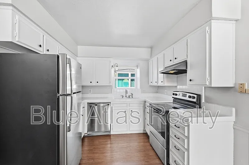 225 Bryan St #7