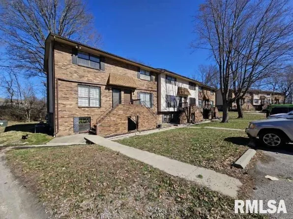 408 Halia Crst, Mount Vernon, IL 62864