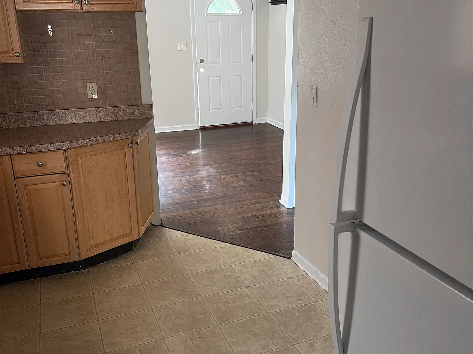2 bed, 850 sqft, $1,950 — Photo 2