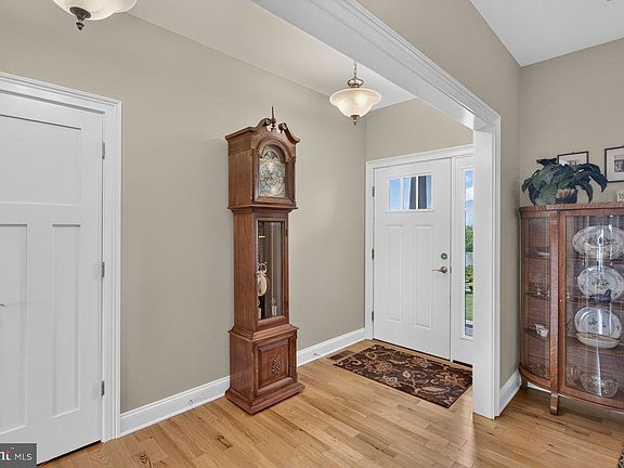 4th image of 1540 Marigold Cir