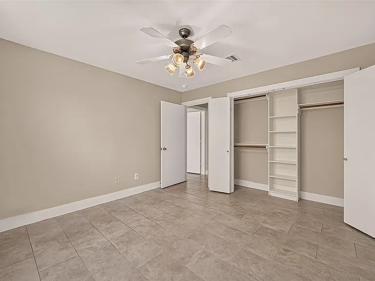 733 W 22nd St #D — Photo 9