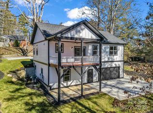 1104 Sylvan Blvd, Hendersonville, NC 28791