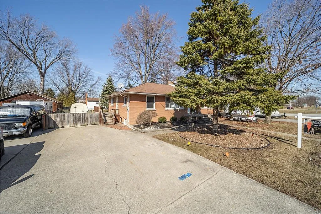 4 bed, $2,000 — Photo 4