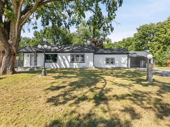 8716 E 74th St, Kansas City, MO 64133