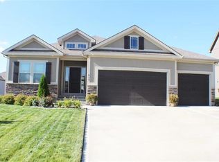 813 SE Meadowlark, Blue Springs, MO 64014