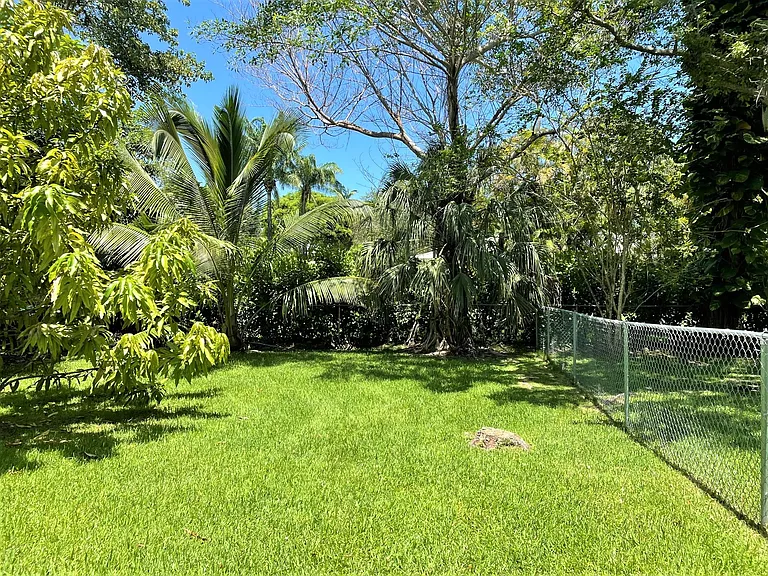 16037 SW 74th Pl — Photo 15