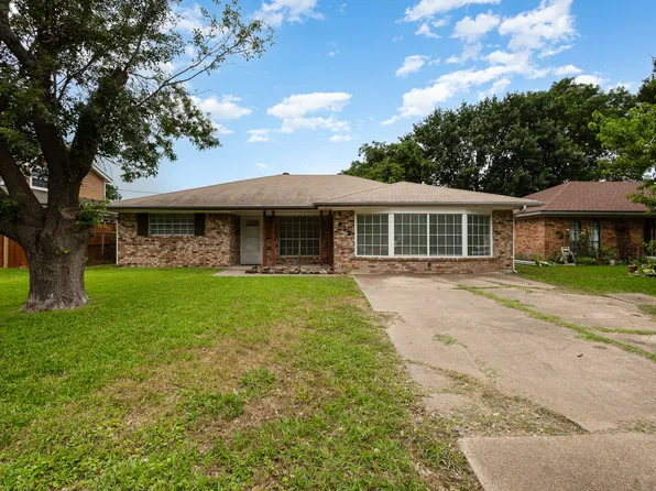 922 SW 2nd St, Grand Prairie, TX 75051