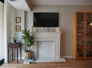 1200 Braddock Pl APT 204, Alexandria, VA 22314