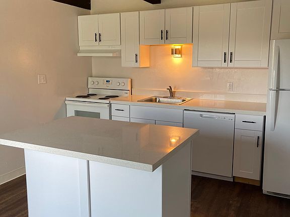 3rd image of 312 Mariposa St #0