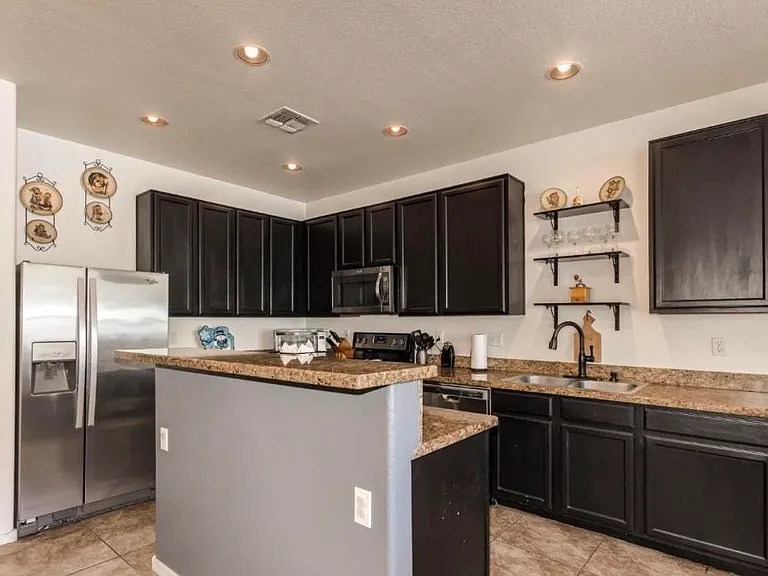 14982 W Columbine Dr — Photo 3