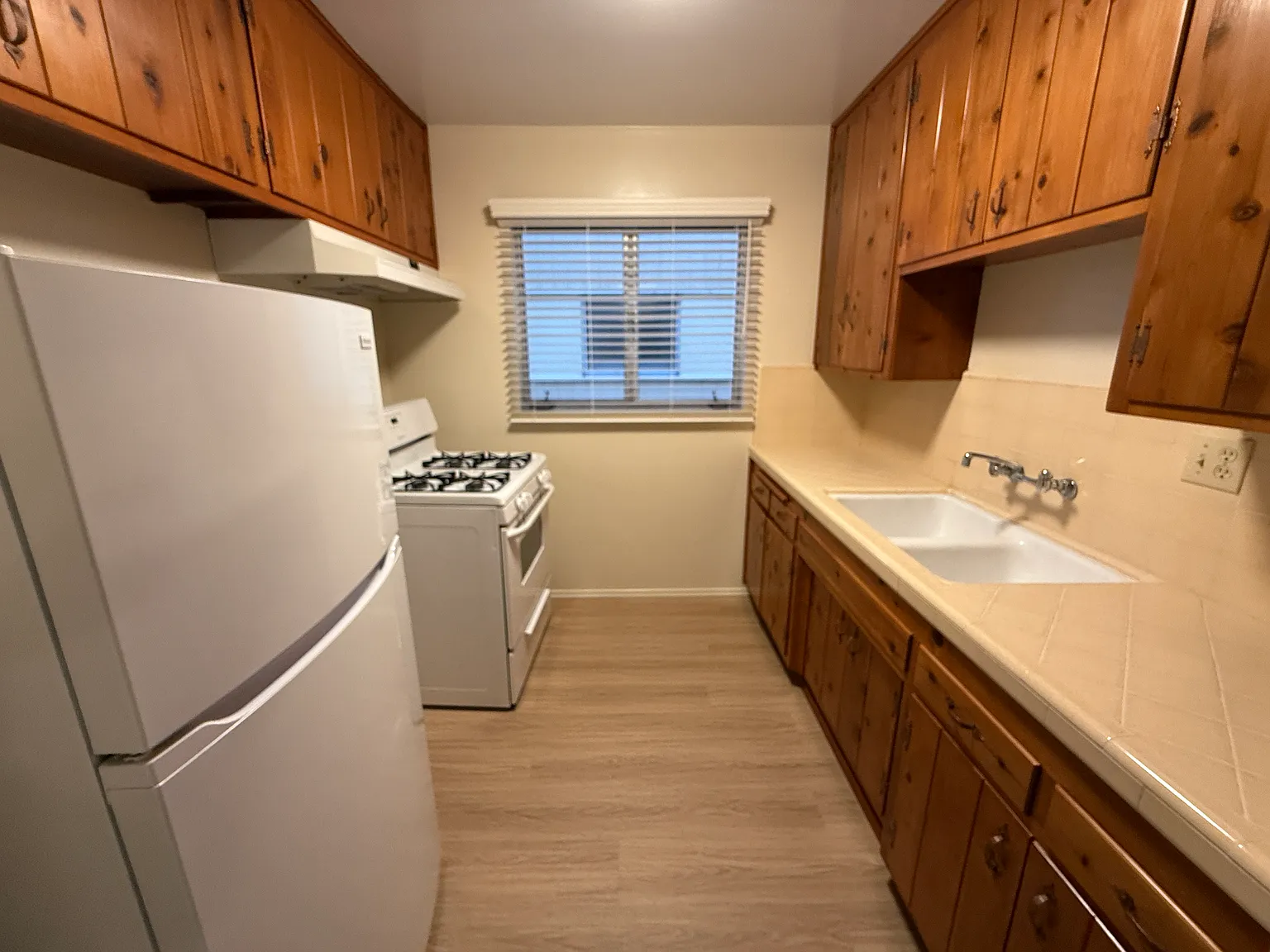 Studio, 435 sqft, $1,695 — Photo 3